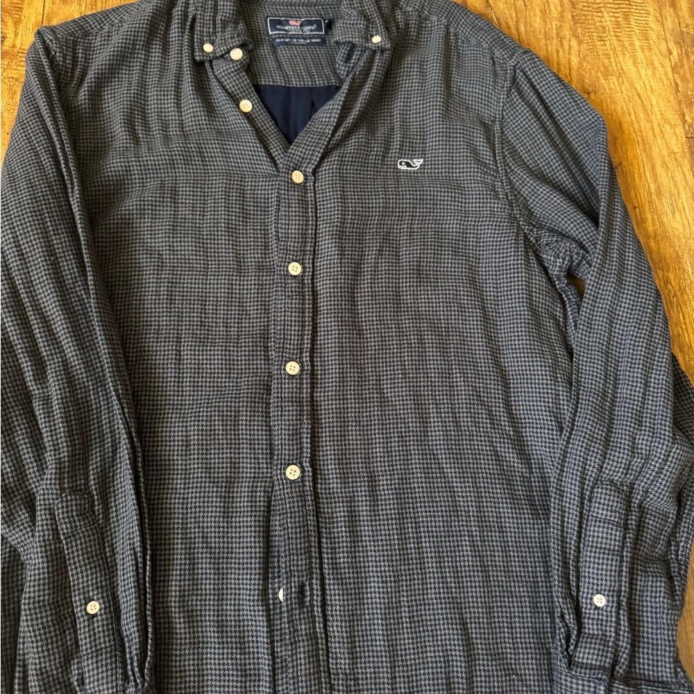 Vineyard Vines Men's Gray Checkered Button Down Shirt - light inner lining
